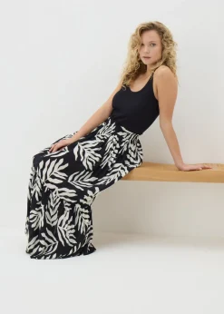 Black Monochrome Leaf Cheesecloth Maxi Skirt