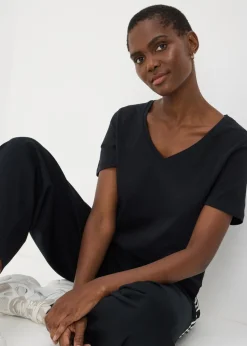 Black V-Neck Regular Fit T-Shirt