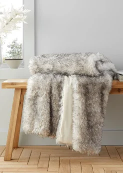 Catherine Lansfield Arctic Fox Cosy Faux Fur Blanket Throw (130x170cm)