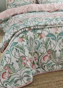 Catherine Lansfield Clarence Floral Quilted Bedspread (220x230cm)