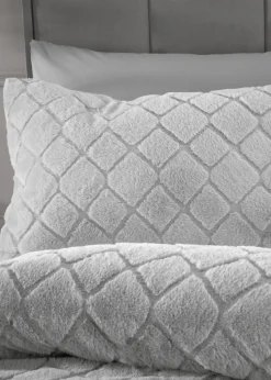 Catherine Lansfield Cosy Diamond Faux Fur Duvet Cover Set