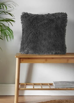 Catherine Lansfield Cuddly Cushion (45x45cm)