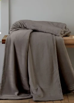 Catherine Lansfield Extra Large Raschel Velvet Touch Blanket Throw (200x240cm)