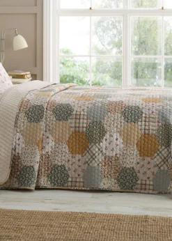 Catherine Lansfield Floral Patchwork Quilted Bedspread (220x230cm)