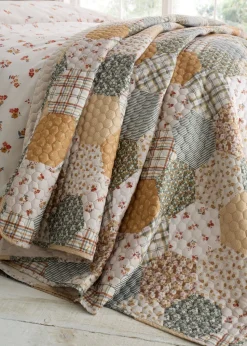 Catherine Lansfield Floral Patchwork Quilted Bedspread (220x230cm)