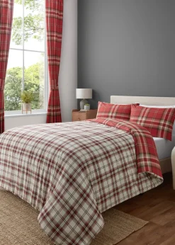 Catherine Lansfield Red Kelso Check Reversible Duvet Cover Set with Pillowcases