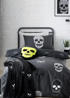 Catherine Lansfield Skulls Reversible Duvet Cover Set