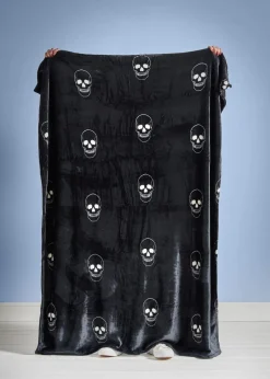 Catherine Lansfield Skulls Cosy Fleece 130x170cm Blanket Throw