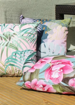 furn. Leafy Outdoor Filled Cushion (43cm x 43cm x 8cm)