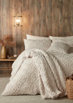 Fusion Snug Romo Natural Pinsonic Fleece Filled Cushion (43cm x 43cm)