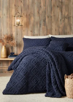 Fusion Snug Romo Navy Pinsonic Fleece Throw (130x180cm)