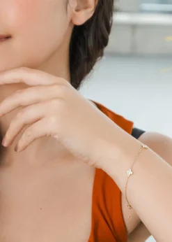 Golden Moments 9ct Yellow Gold 3 x 6.5mm Mother of Pearls Clover Petals Bracelet