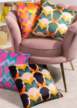 Heya Home Raeya Velvet Filled Cushion (45cm x 45cm x 8cm)