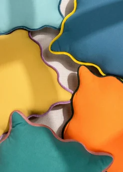 Heya Home Wiggle Velvet Piped Ready Filled Cushion (45cm x 45cm x 8cm)