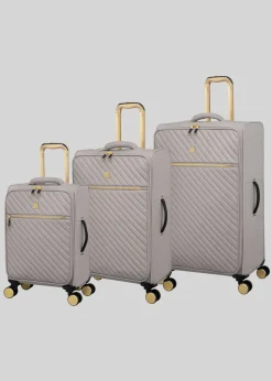 IT Luggage Desirable Sand Suitcase