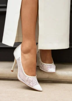 Linzi Alora White Lace Court Heel