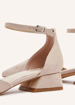 Linzi Dolly Wide Fit Nude Faux Suede Low Block Court Heel