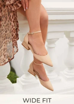 Linzi Dolly Wide Fit Nude Faux Suede Low Block Court Heel