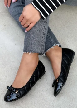 Linzi Ginnie Black Quilted Faux Leather Pump