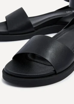 Linzi Kara Black Faux Leather Footbed Flatform Sandals