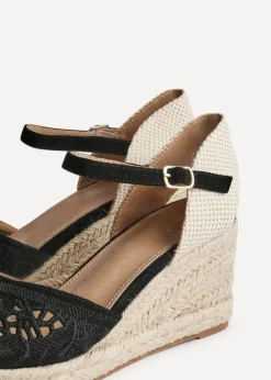 Linzi Kayla Black Closed Toe Wedge