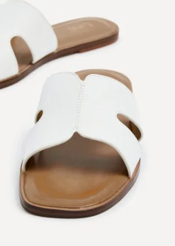 Linzi Petra White Faux Leather Link Design Flat Sandal