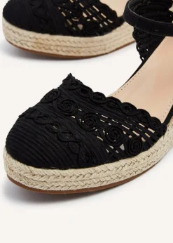 Linzi Riviera Black Woven Closed Toe Espadrille Wedge