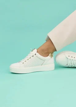 Lunar White Nia Trainer