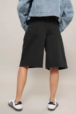 Pixiegirl Petite Black Denim Jorts