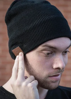RED5 Black Wireless Beanie Hat
