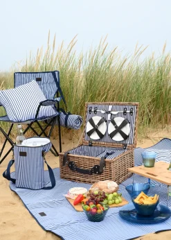 Three Rivers 4 Person Basket With Contents Including Sporks