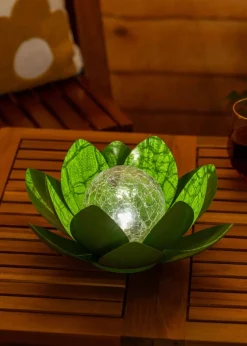 ValueLights Solar Green Waterlily Lotus Flower Garden Light With Integrated LED's (11cm x 26.5cm x 26.5cm)