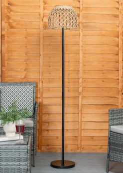 ValueLights Solar Outdoor Rattan Shade Floor Lamp With Integrated LED's