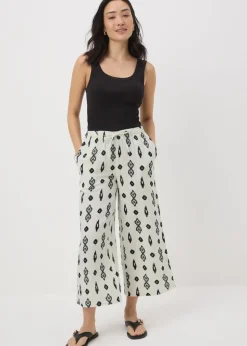 White Monochrome Double Cloth Cropped Trousers
