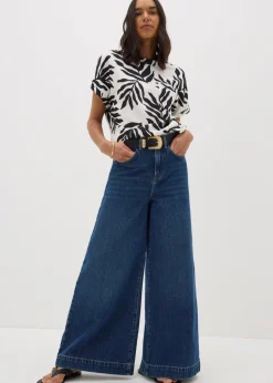 White Monochrome Leaf Pocket Box Top