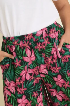 Yours Curve Black Tropical Floral Print Jersey Shorts