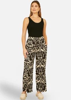 Yumi Black Fine Knit Vest Top